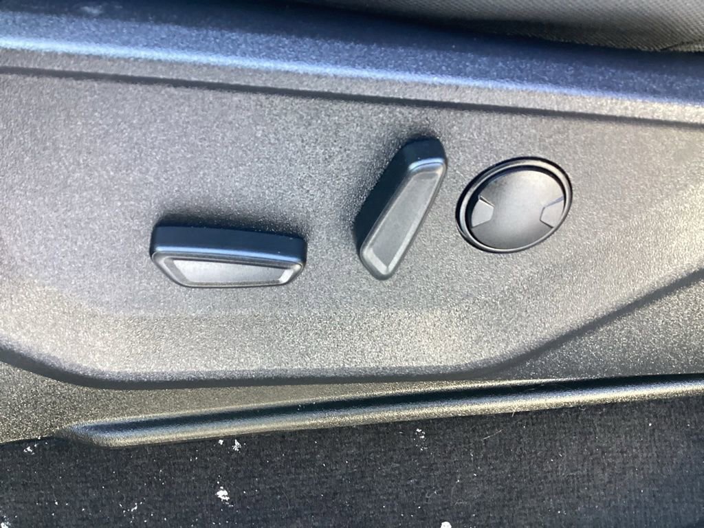 Used 2022 Ford F150 XLT w/ Equipment Group 302A High image 17