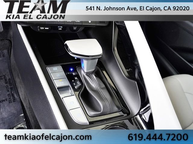 Used 2024 Hyundai Elantra Limited image 30