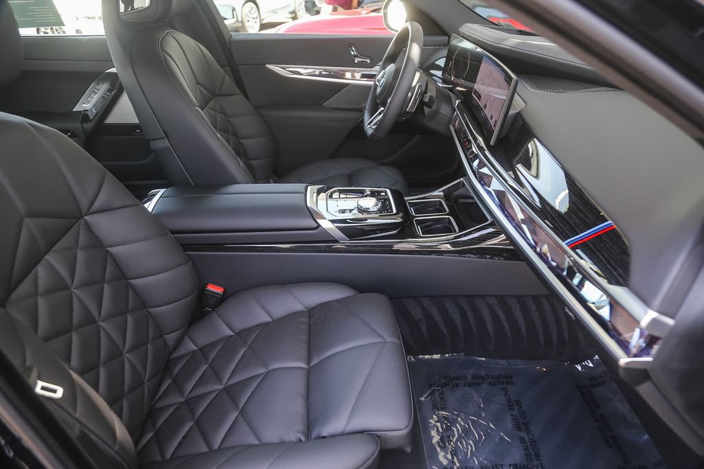 Used 2026 BMW 740i RWD image 13