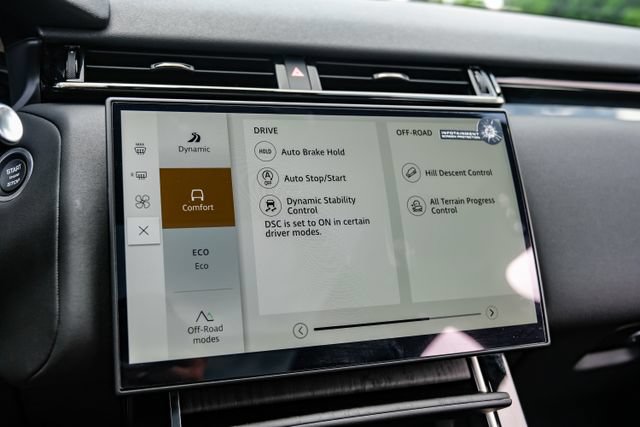 Used 2025 Land Rover Range Rover Velar Dynamic SE AWD/4WD image 34