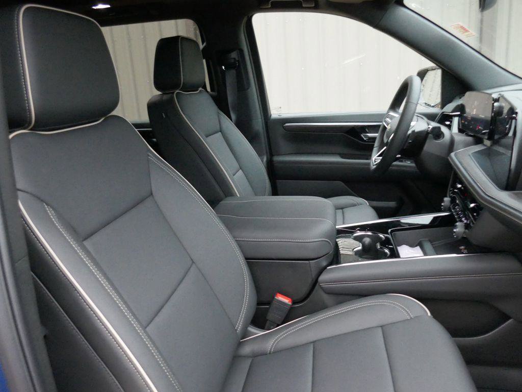 New 2026 Chevrolet Suburban Premier image 9