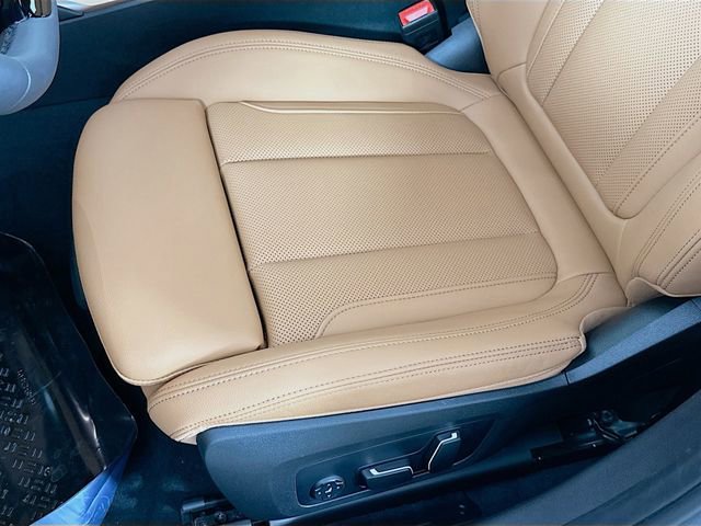 Used 2026 BMW 330i xDrive Sedan w/ Premium Package image 19