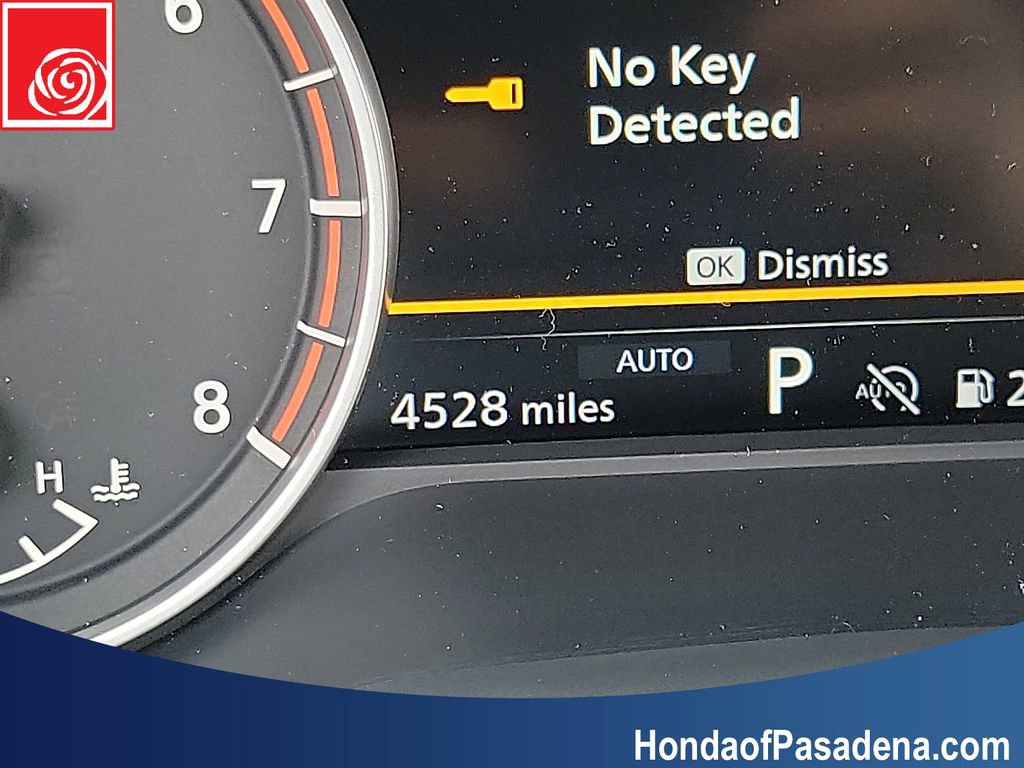 Used 2025 Nissan Rogue SV image 14