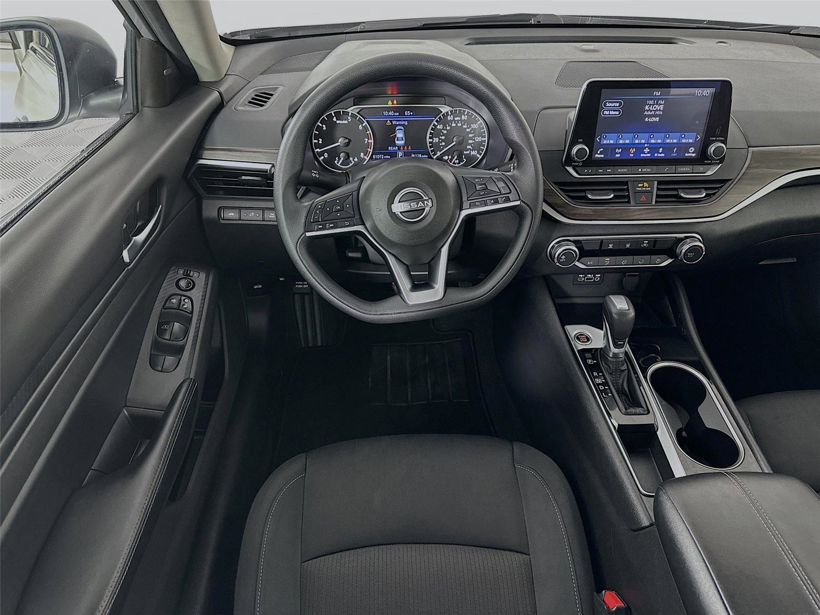 Used 2024 Nissan Altima 2.5 SV FWD image 2