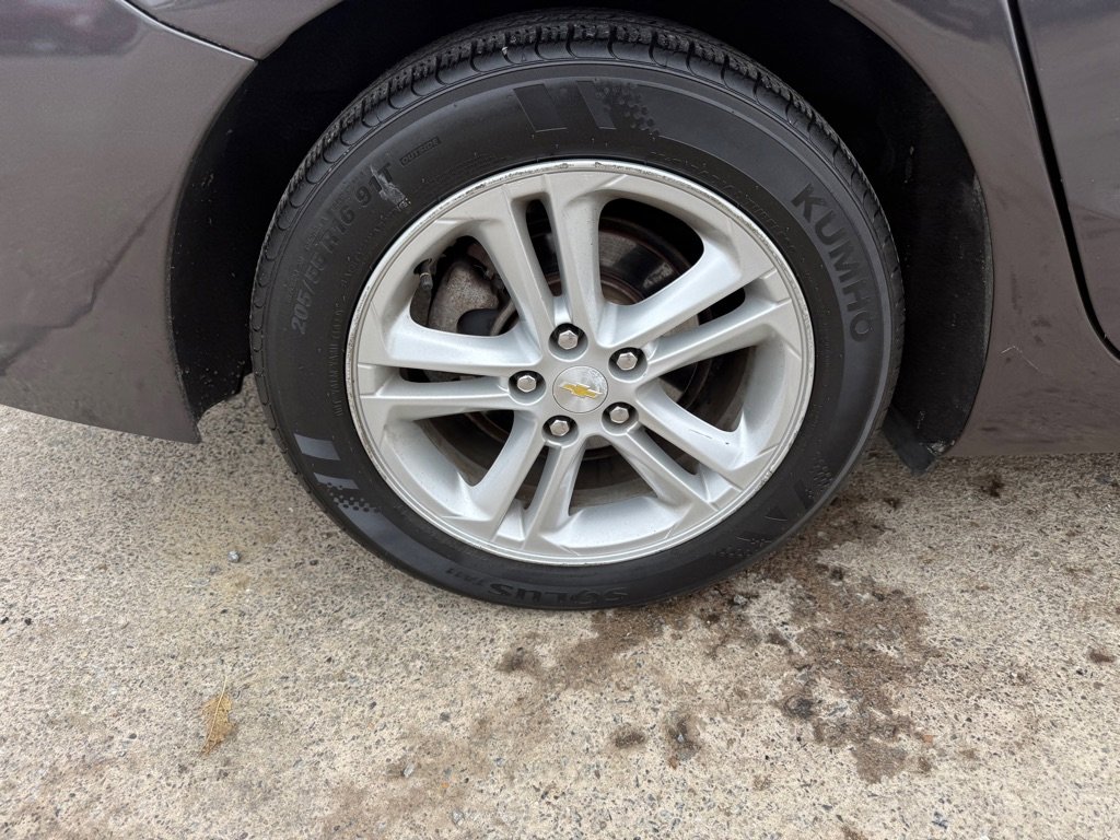 Used 2016 Chevrolet Cruze LT w/ Sun And Sound Package image 13