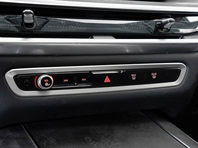 Used 2025 BMW X5 xDrive40i w/ Climate Comfort Package image 17