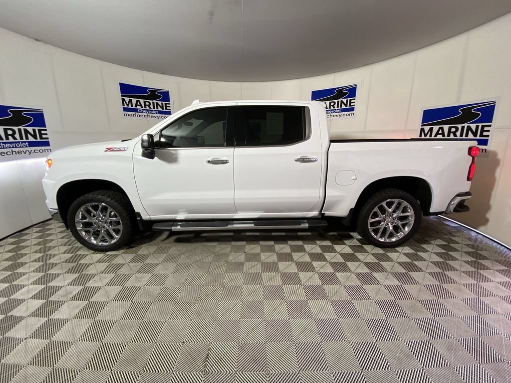 Used 2025 Chevrolet Silverado 1500 LTZ AWD/4WD image 13