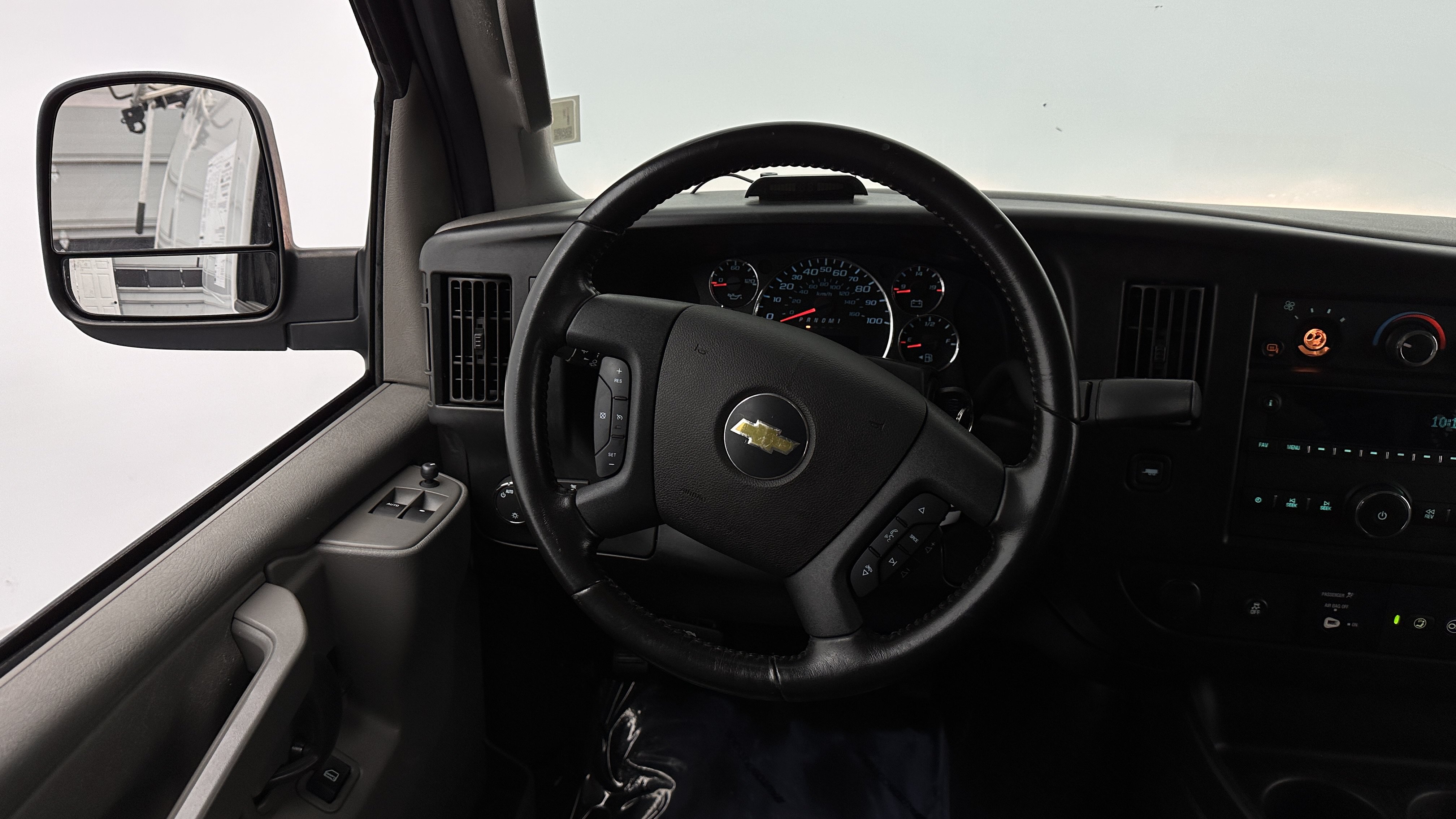 Used 2022 Chevrolet Express 2500 w/ Driver Convenience Package RWD image 19
