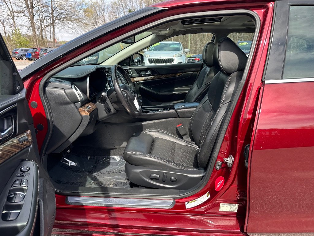 Used 2018 Nissan Maxima Platinum w/ Interior Lighting Package image 9