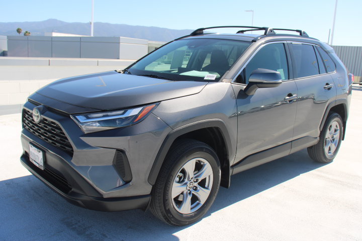 Certified 2023 Toyota RAV4 XLE w/ XLE Grade Weather Package AWD/4WD image 6