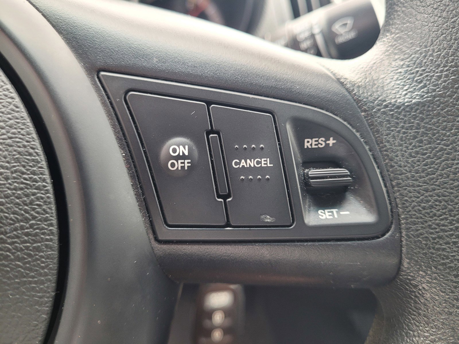 Used 2012 Kia Forte Koup EX image 21