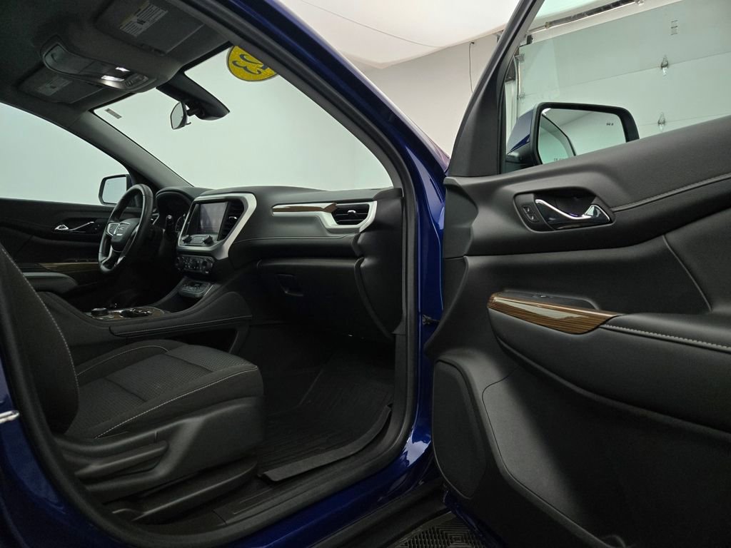 Used 2023 GMC Acadia SLE w/ Driver Convenience Package image 29