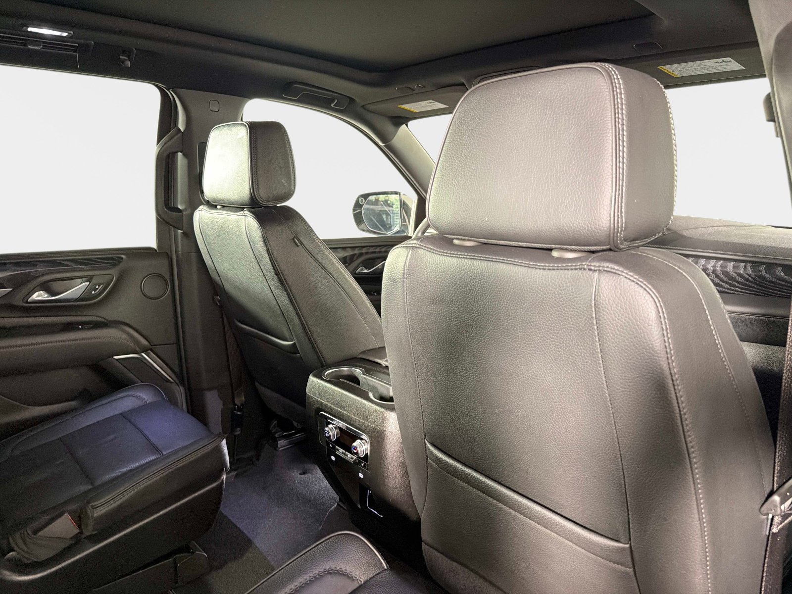Used 2024 GMC Yukon Denali AWD/4WD image 29