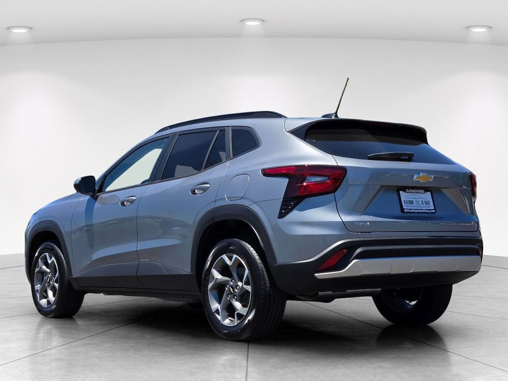 Used 2026 Chevrolet Trax LT w/ LT Convenience Package FWD image 6