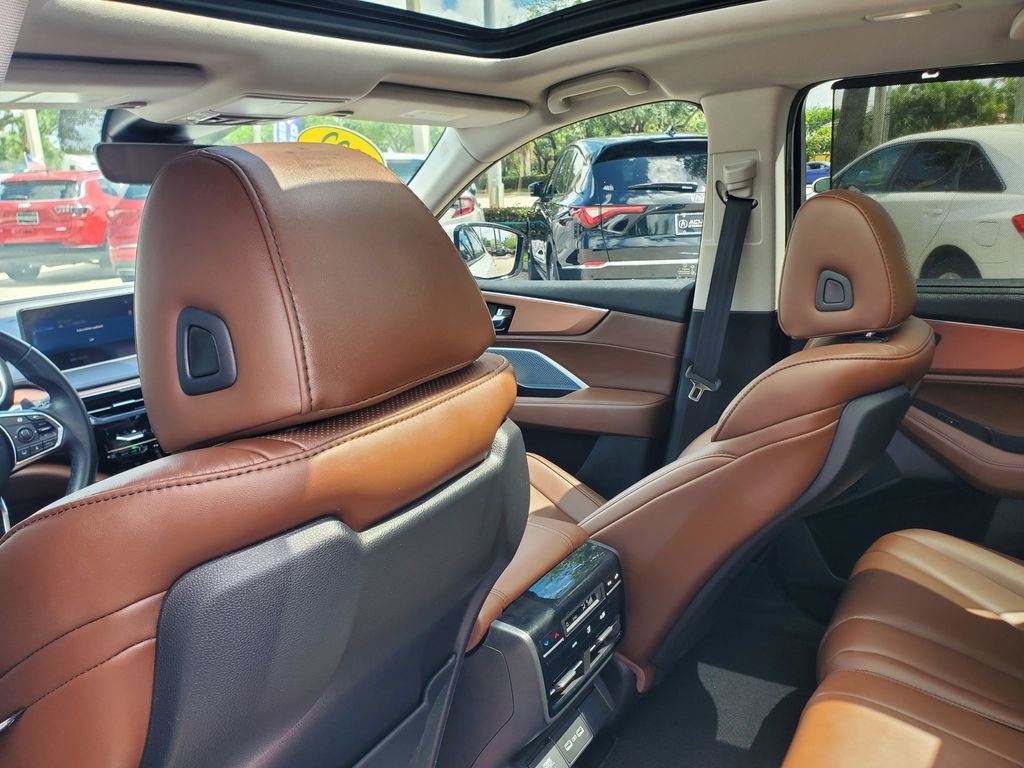 Certified 2022 Acura MDX FWD w/ Technology Package image 12