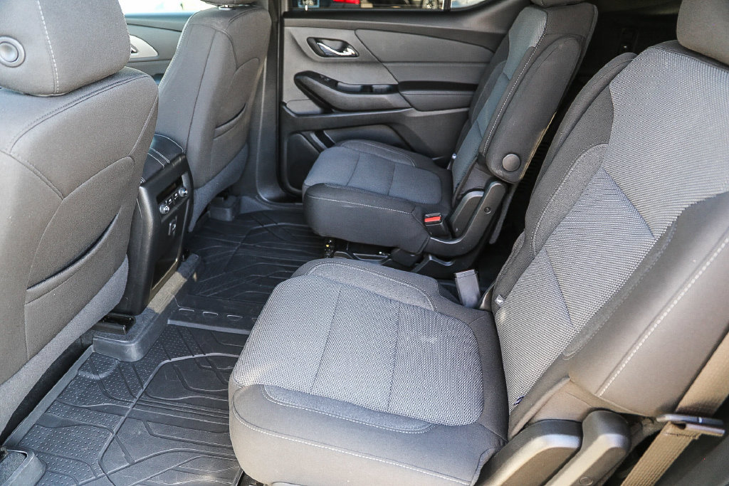Certified 2023 Chevrolet Traverse LT FWD image 41
