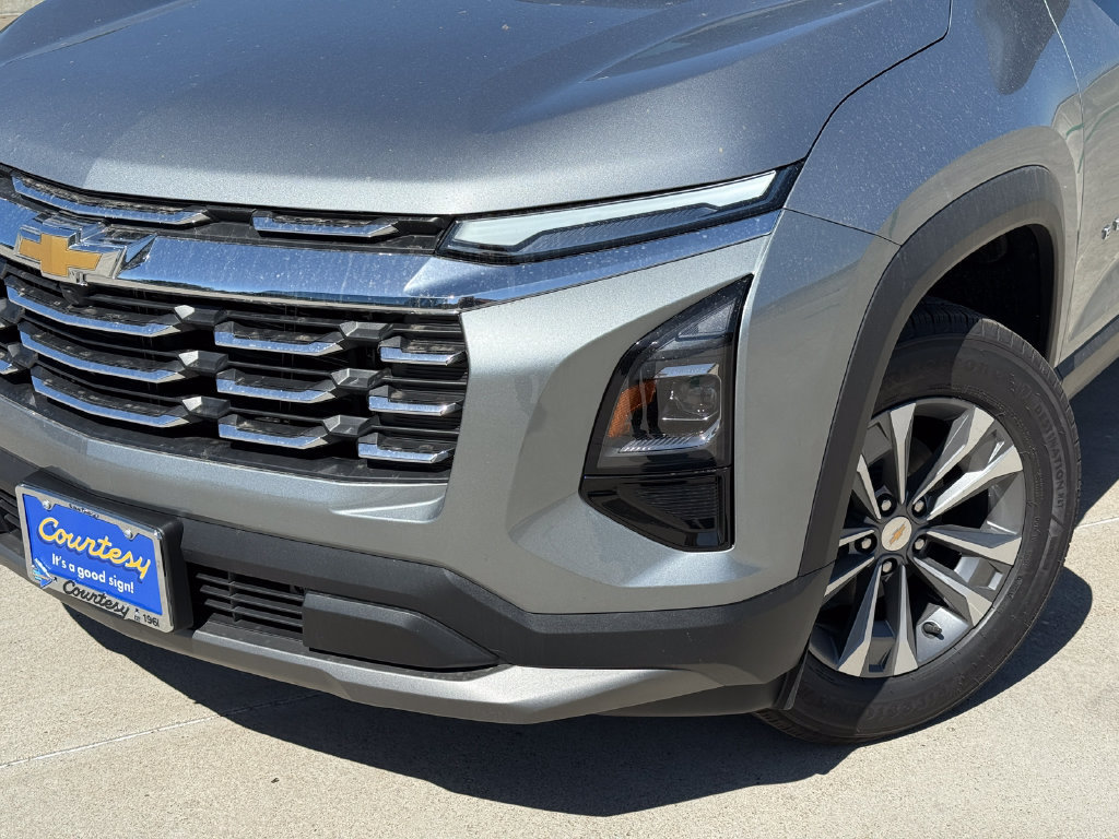 New 2027 Chevrolet Equinox LT w/ Convenience Package II FWD image 3