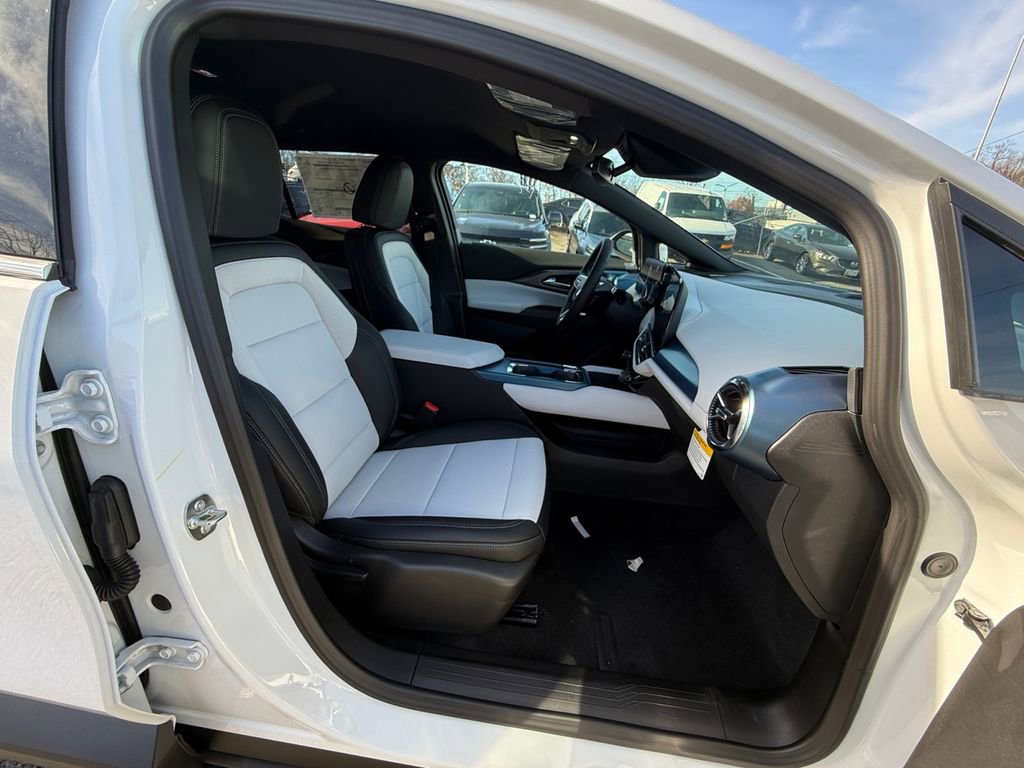 New 2026 Chevrolet Equinox EV LT image 26