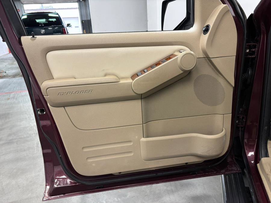 Used 2008 Ford Explorer Eddie Bauer image 27