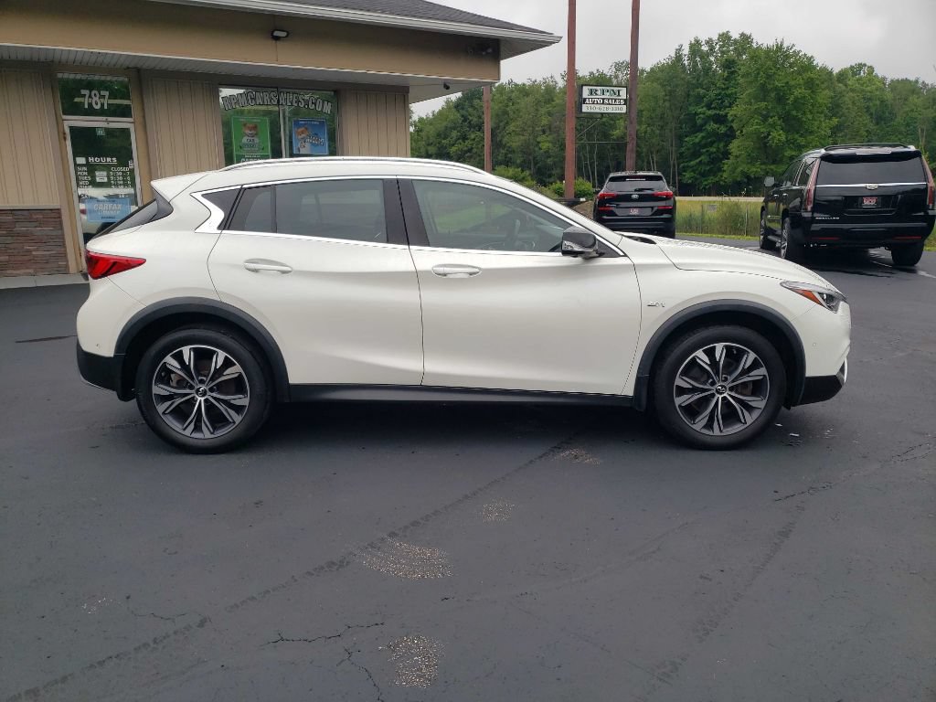 Used 2018 INFINITI QX30 Premium w/ Technology Package AWD/4WD image 6