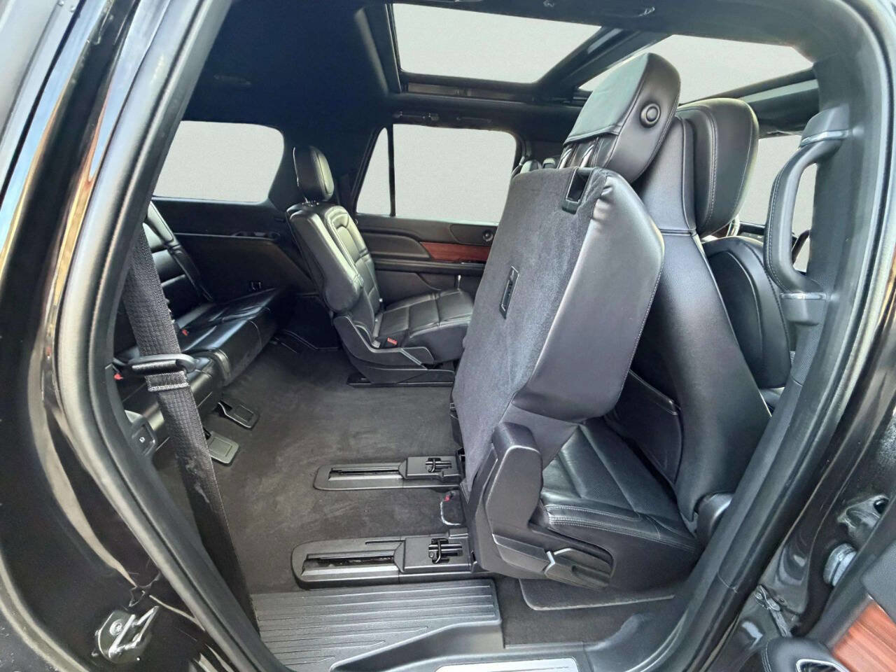Used 2020 Lincoln Navigator L Reserve image 27