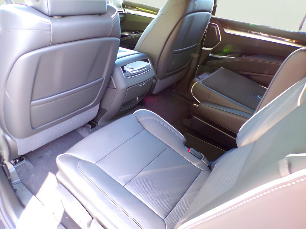 New 2026 Cadillac Escalade Luxury w/ Touring Package AWD/4WD image 9