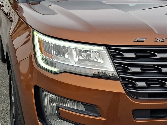Used 2017 Ford Explorer XLT w/ Equipment Group 202A image 9