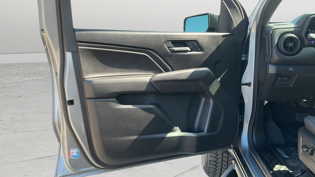Used 2026 Chevrolet Colorado Trail Boss AWD/4WD image 18