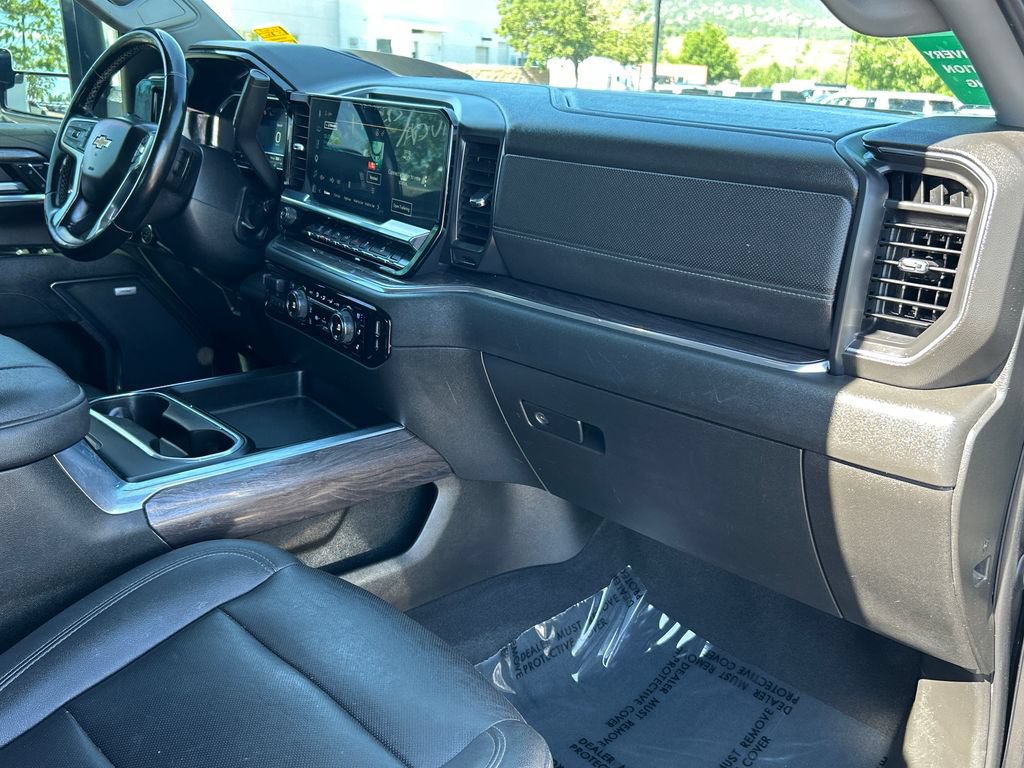Used 2024 Chevrolet Silverado 3500 LTZ w/ LTZ Convenience Package AWD/4WD image 8