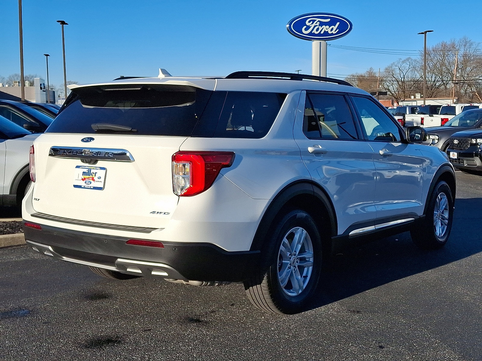 Used 2023 Ford Explorer XLT w/ Equipment Group 202A image 6