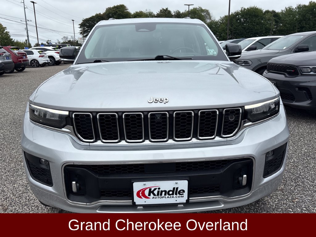 Used 2022 Jeep Grand Cherokee L Overland w/ Advanced Protech Group III AWD/4WD image 3