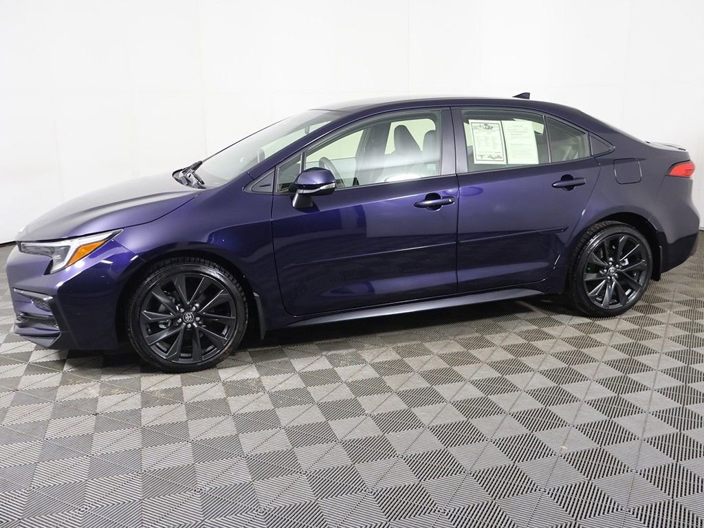 Used 2024 Toyota Corolla SE w/ Convenience Package image 15