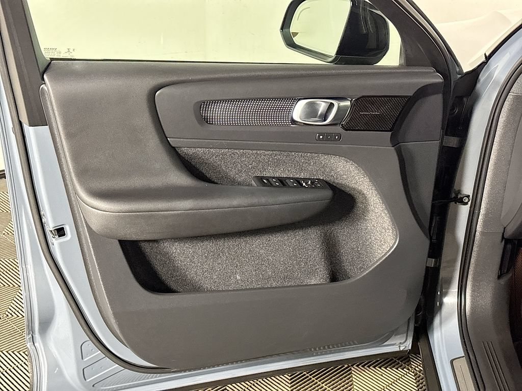 Used 2022 Volvo XC40 P8 Recharge Ultimate AWD/4WD image 10