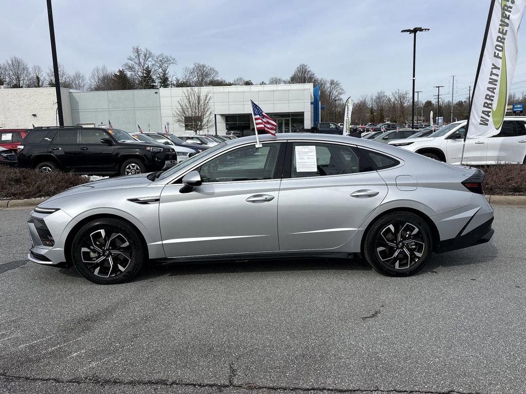 Used 2025 Hyundai Sonata SEL FWD image 6