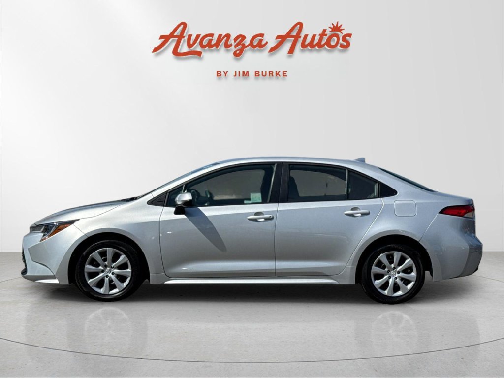 Used 2025 Toyota Corolla LE FWD image 2