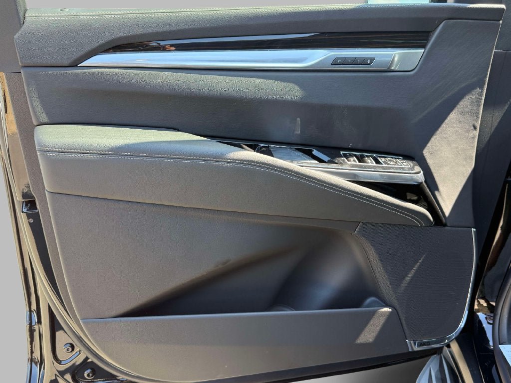 New 2026 Cadillac Escalade 4WD w/ LPO, Floor Liner Package image 19