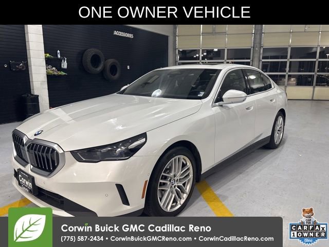 Used 2025 BMW 530i xDrive image 1
