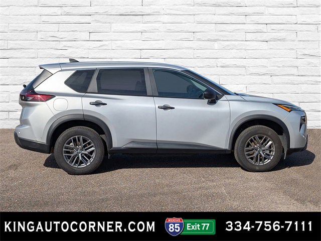 Used 2024 Nissan Rogue S image 4