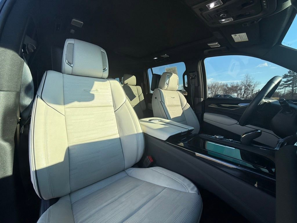 Certified 2024 Cadillac Escalade ESV Sport w/ LPO, ONYX Package image 31