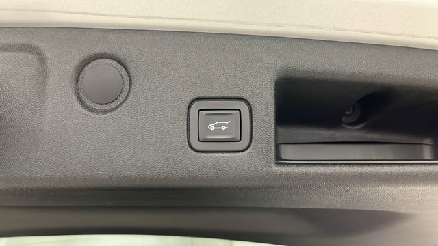 Used 2018 Chevrolet Equinox LT image 31