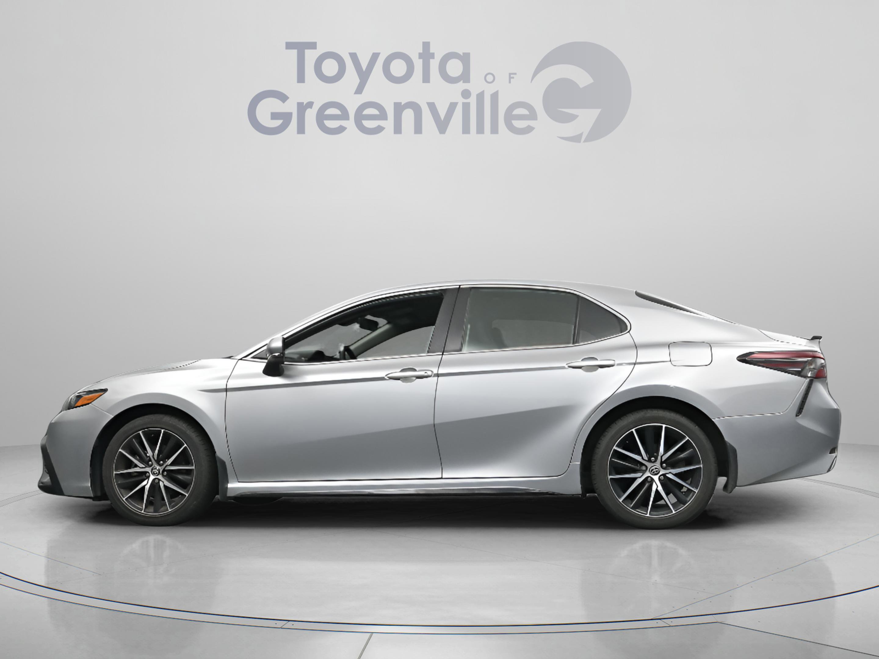 Certified 2024 Toyota Camry SE FWD image 6