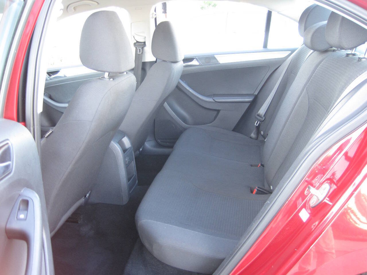 Used 2016 Volkswagen Jetta SE FWD image 23