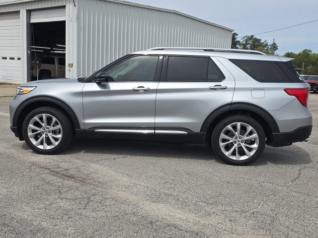 Used 2023 Ford Explorer Platinum w/ Technology Package AWD/4WD image 2