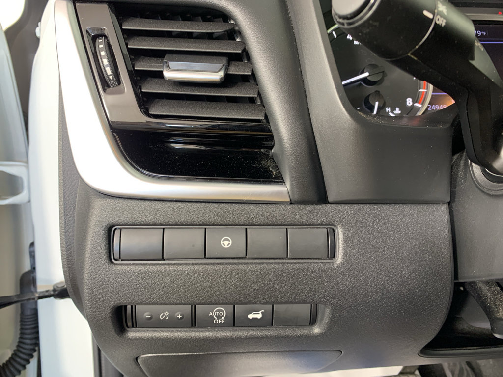 Used 2023 Nissan Rogue SL FWD image 16