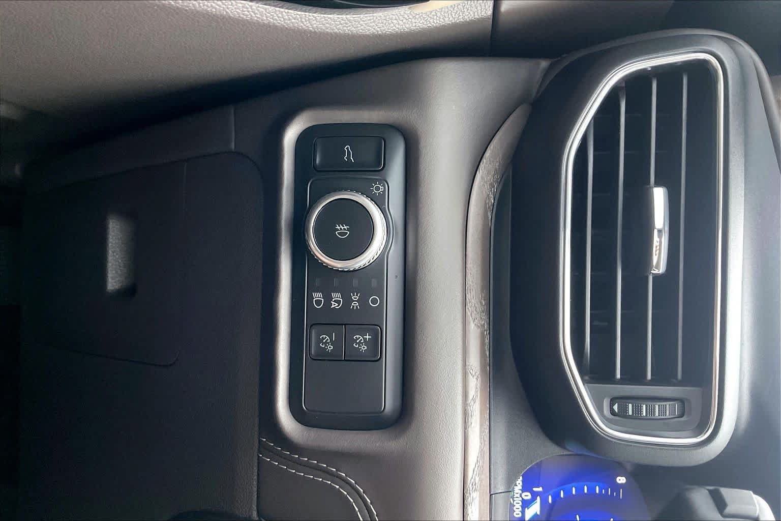 Used 2021 Ford Explorer Platinum w/ Premium Technology Package RWD image 33