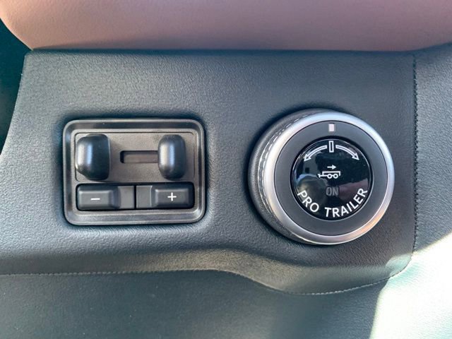 New 2026 Lincoln Navigator Reserve AWD/4WD image 23