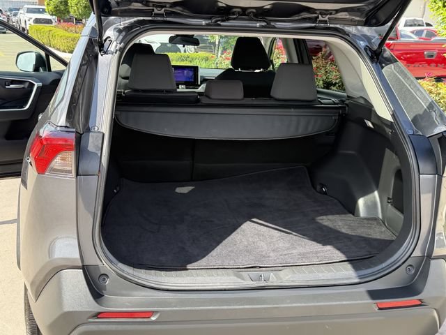 Certified 2025 Toyota RAV4 XLE FWD image 23
