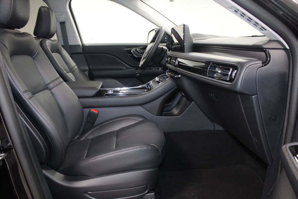 New 2025 Lincoln Aviator 2WD w/ Jet Appearance Package image 26
