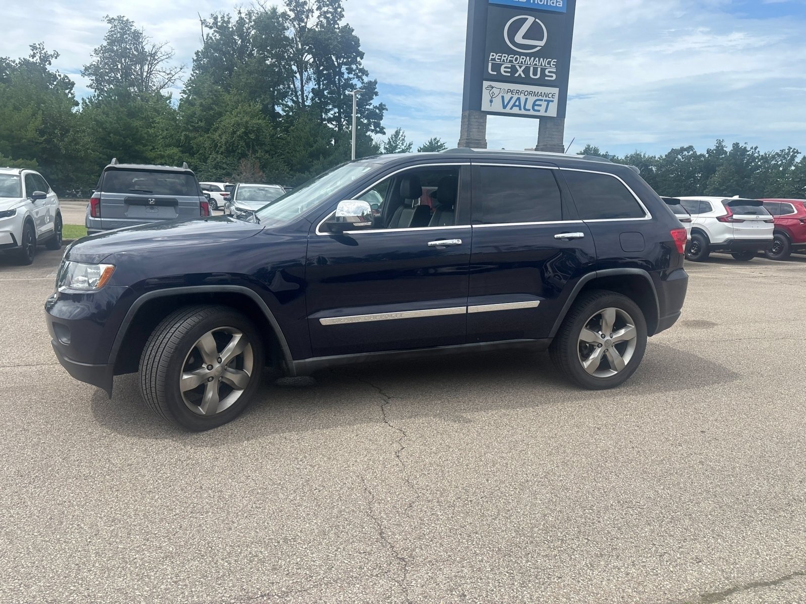 Used 2012 Jeep Grand Cherokee Limited w/ Trailer Tow Group AWD/4WD image 9