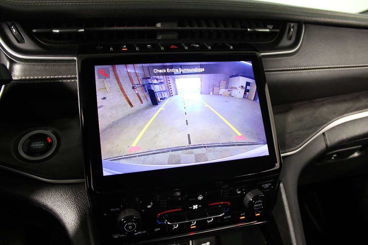Used 2023 Jeep Grand Cherokee Limited AWD/4WD image 22